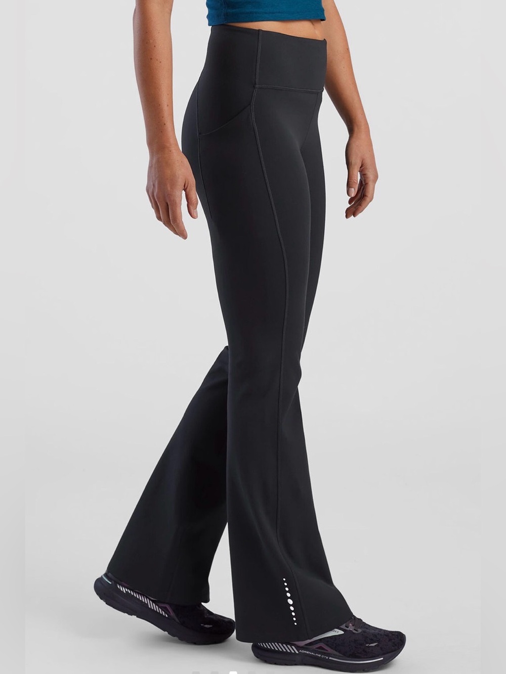 Title nine MVT Train Flare black Pants soft leggings size medium - Picture 3 of 12